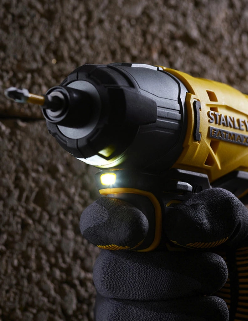 Avvitatore a Impulsi STANLEY FatMax SFMCF800M2K (2 x 4,0 Ah + Caricabatteria + Valigetta)