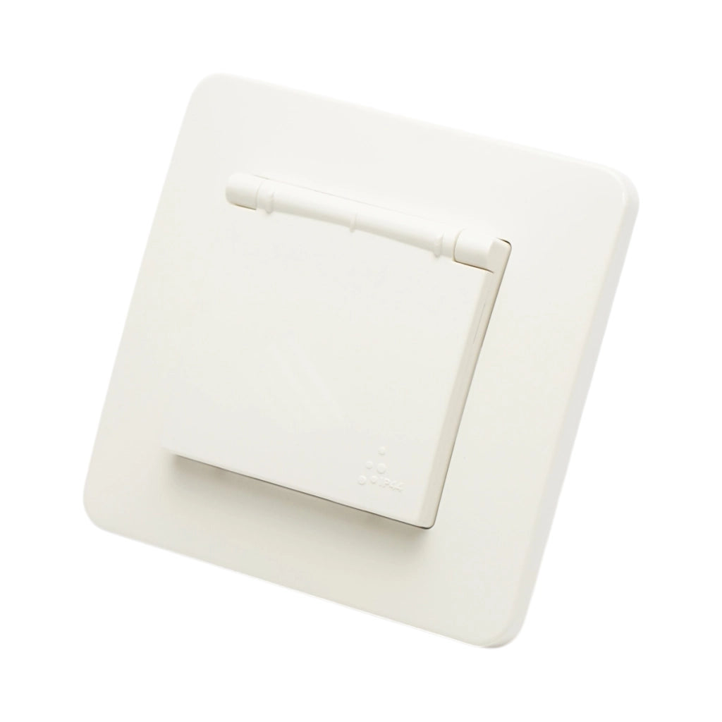 Presa schuko da incasso bianca 220V, 16A, PC con coperchio protettivo IP44 80x80mm