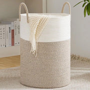 Cestino a maglia intrecciata con maniglia per giocattoli e biancheria con cotone bianco e marrone.