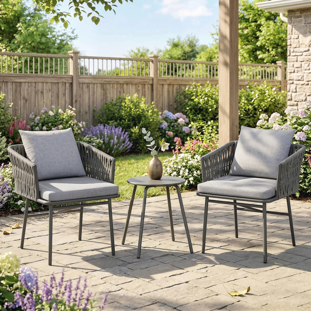 Set bistrot giardino 3 pezzi con cuscini ¨C Xylo ¨C 2 sedie + 1 tavolo, rattan, telaio acciaio, grigio
