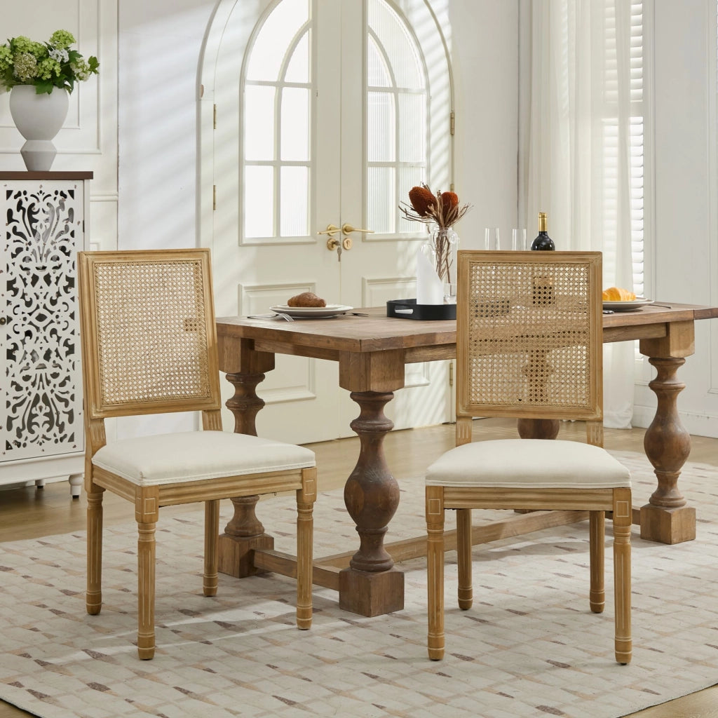 Set di 2 sedie da pranzo in stile rustico francese, struttura in legno massello anticato, schienale quadrato in rattan intrecciato, seduta rivestita i