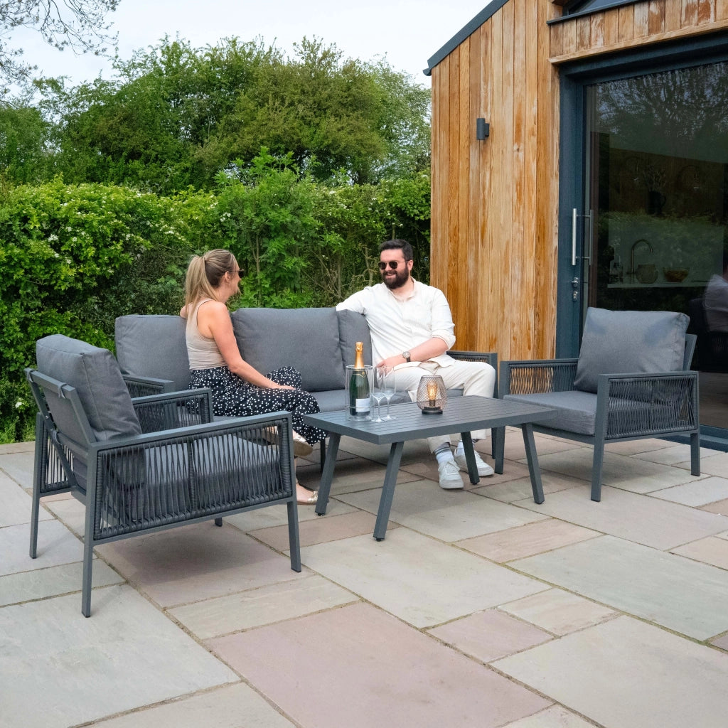Set Mobili da Giardino 4pz Alluminio Grigio Antracite con Cassapanca Rattan Nera 582L