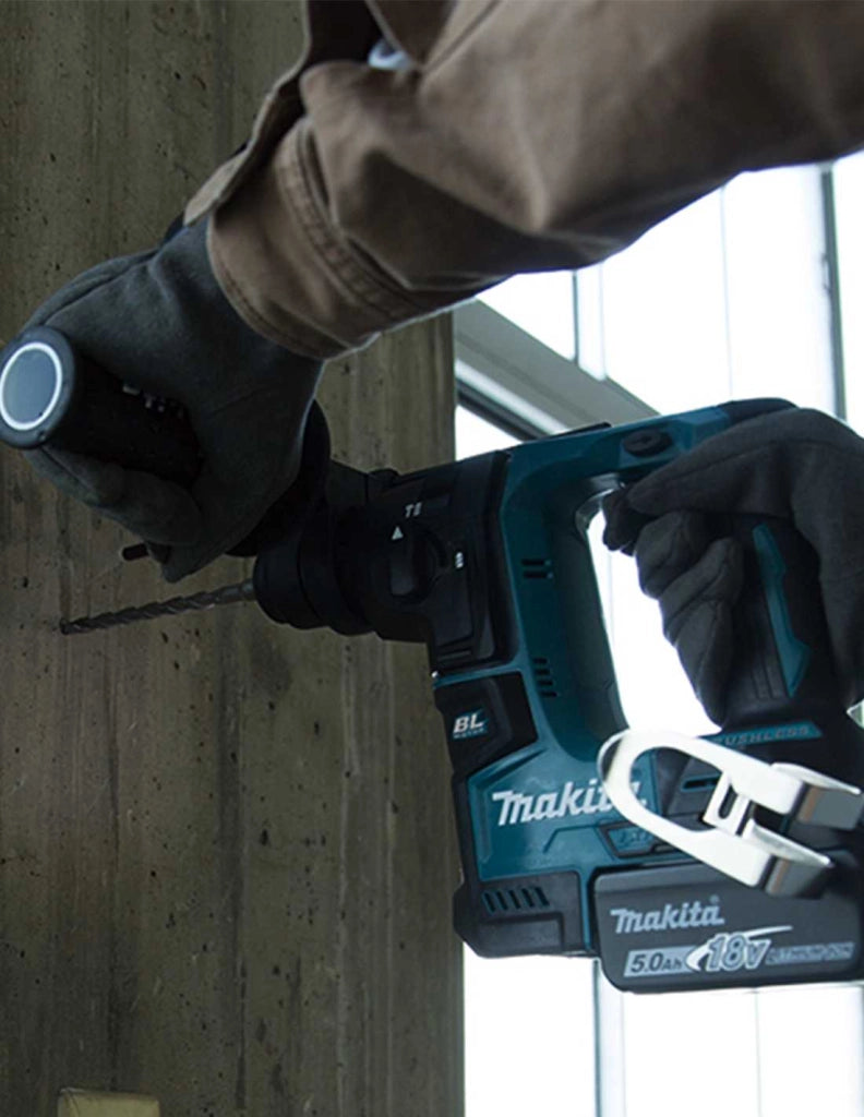 MAKITA Kit MK701 (DDF482 + DHR171 + DGA504 + DTD152 + DJV182 + DSS610 + DML802 + 2 x 5,0 Ah + DC18RC + 2 x LXT600)
