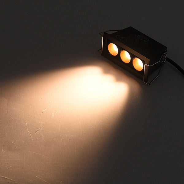 FARETTO LED RETTANGOLARE NERO DA INCASSO PER CONTROSOFFITTI 6W LUCE CALDA 3000K - DESIGN INNOVATIVO CON CONO DI PROIEZIONE IN COLORE BRONZO