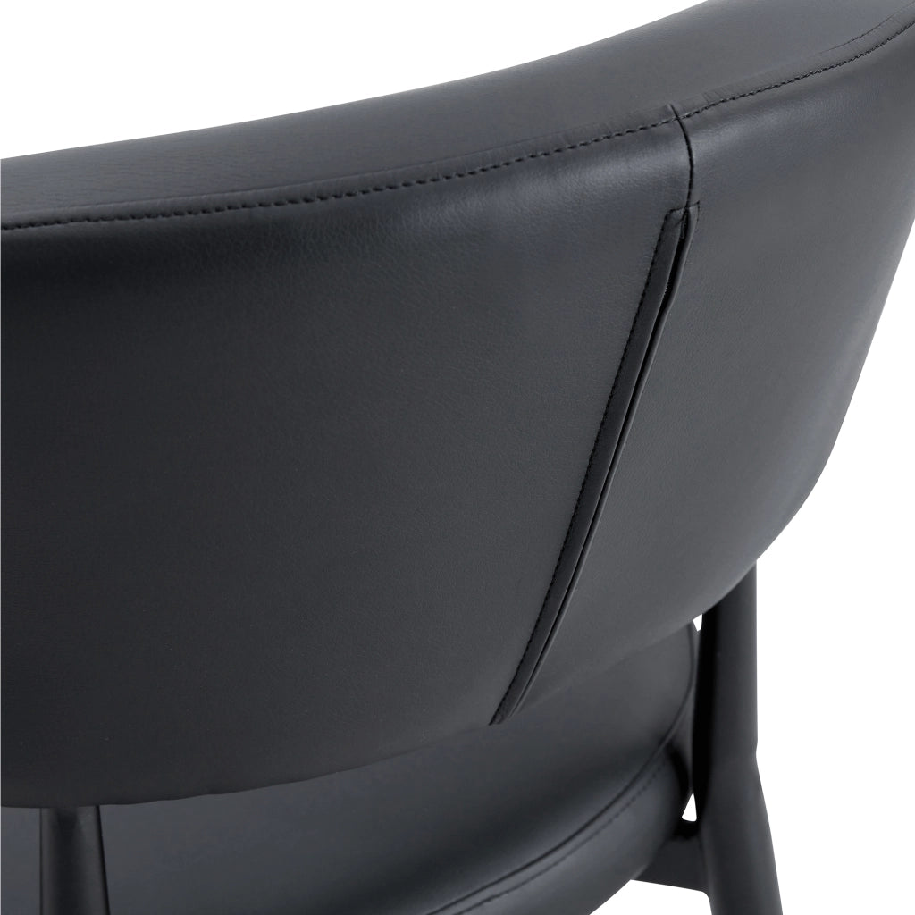 Sedie da pranzo moderne in pelle PU con schienale ergonomico e gambe in metallo nero set di 2 73 × 65,5 × 48 cm