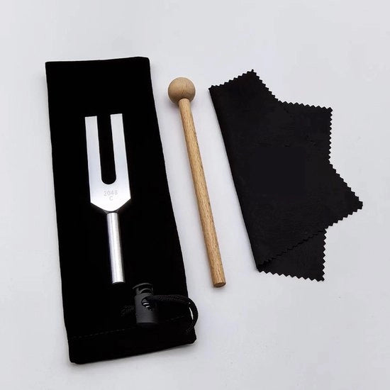 Set di attacco - Gli attacchi sono ideali per la guarigione, i chakra, la terapia del suono e il mantenimento di una perfetta armonia dello spirito - 2048C tessuto argentato + tavoletta di legno di tamburo + tessuto di pulizia