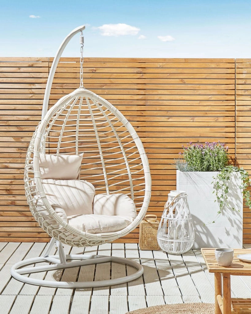 Sedia sospesa poltrona pensile in rattan sintetico bianco altalena a forma di uovo in vimini rustico Boho