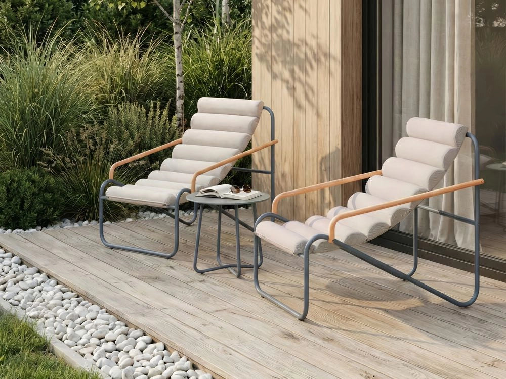 Set da salotto da esterno con struttura in acciaio grigio scuro e sedute in tessuto 2 poltrone e tavolo
