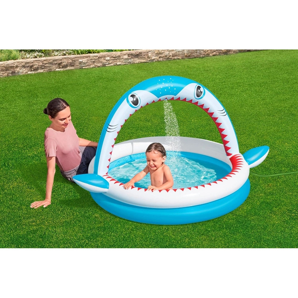 Trade Shop - Piscina Per Bambini Sharktastic 2 Anelli Grafica A Squalo 163x127x92cm Con Spruzzo 53157 -