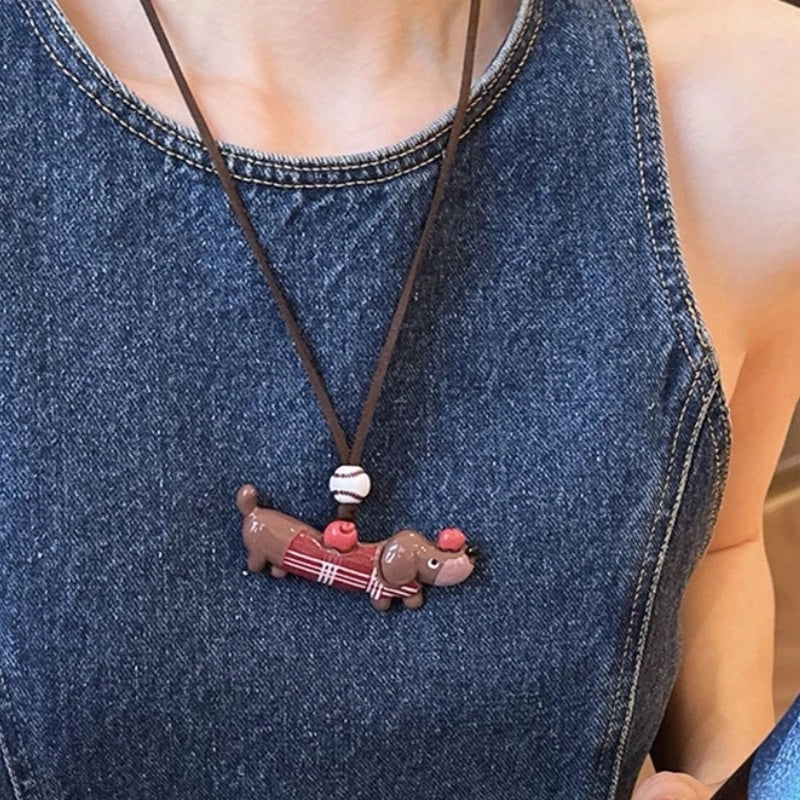 Collana con grazioso bassotto