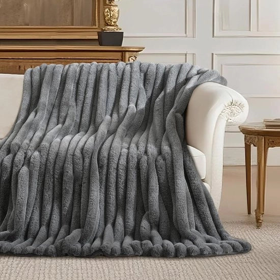Pallone di piuma morbido e soffice - Doppia pelle di flanella - Debito di calore per inverno - 130x150 cm - Materiale idrorepellente - Ideale come regalo e decorativo