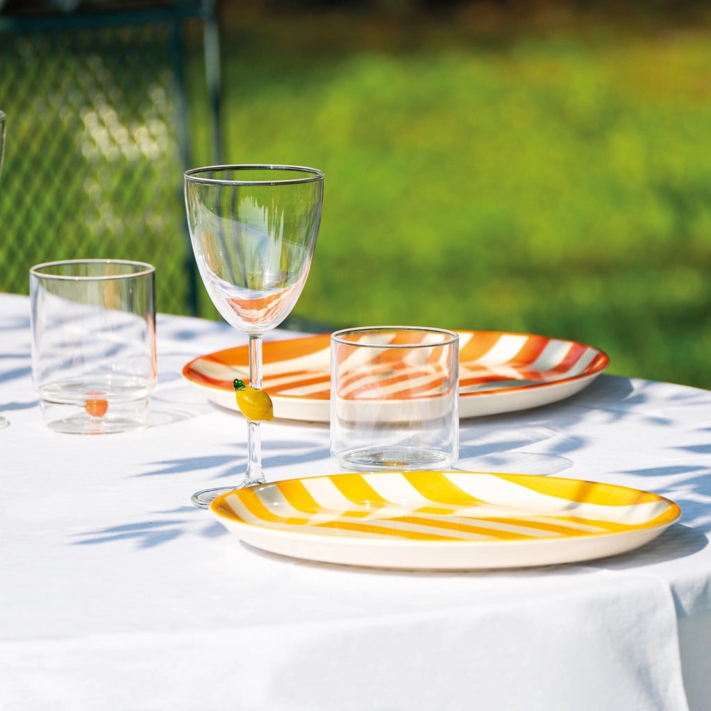 Set 2 Piatti Piani Righe Artigianali in Ceramica Diametro 28 cm Made in Italy Design Moderno Colore Giallo per Servizio Tavola Elegante e Raffinato