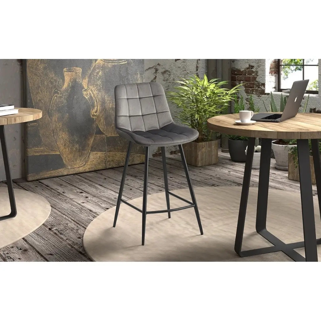 Sedia da bancone JUTE - Velluto color taupe - Gambe in metallo - Altezza 95 cm - Stile contemporaneo