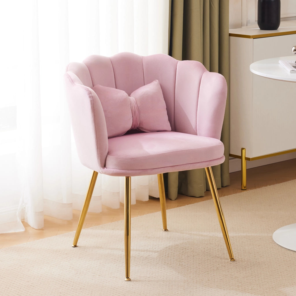 Poltrona da salotto in velluto rosa con schienale a petalo, cuscino schmetterling e gambe in metallo dorato