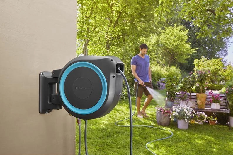 Gardena 18620-20 avvolgitubo da giardino Rocchetto montato a muro Automatico Nero