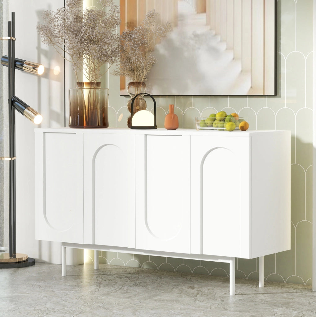 Sideboard moderno bianco con 4 ante; 2 ripiani regolabili; in MDF e metallo; 2 colli