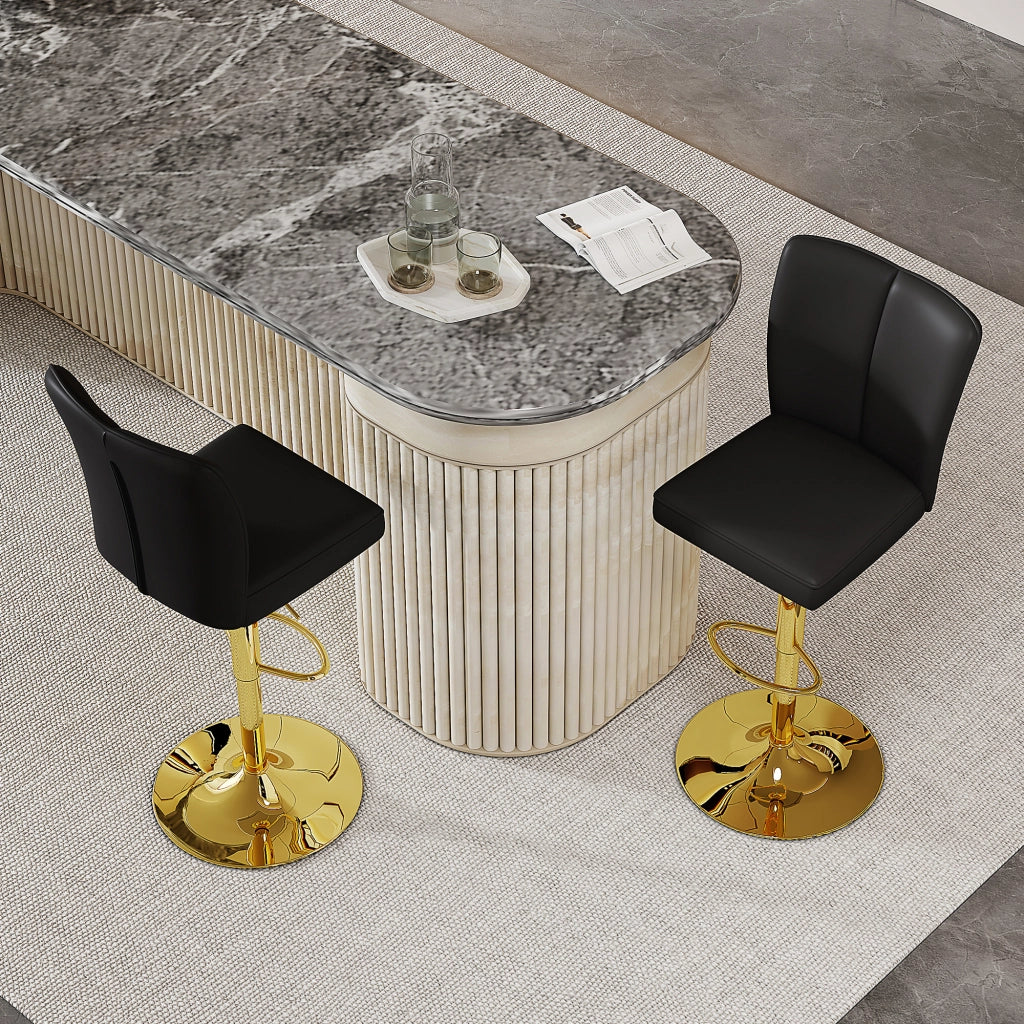 Set di 2 sgabelli da bar girevoli 360 gradi con altezza regolabile e poggiapiedi per isola cucina in PU nero oro