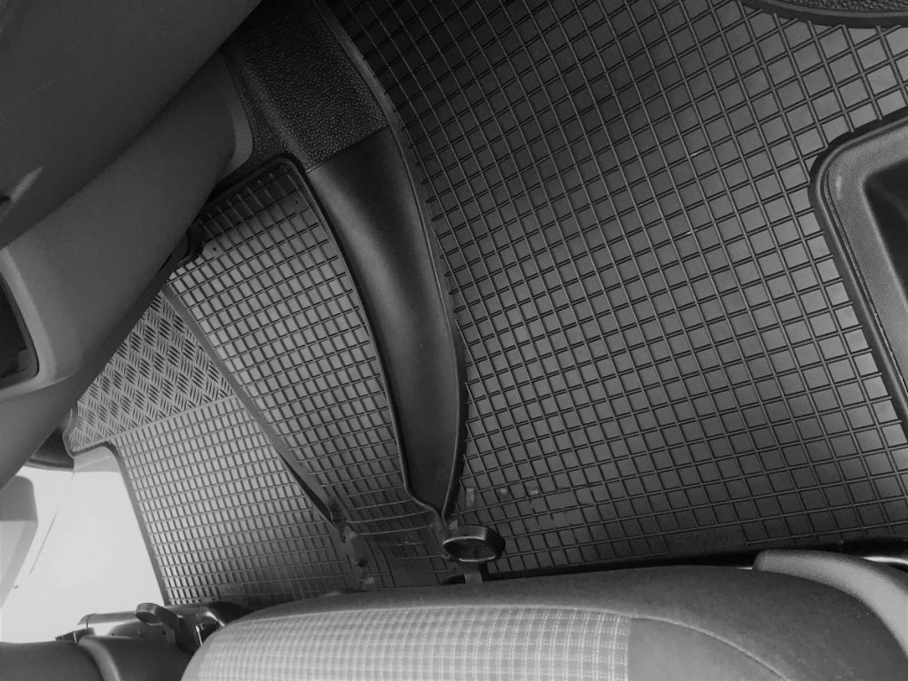 Tappeti in Gomma Anteriori per VW T6.1 Transporter-Caravelle dal 2019 al 2021 + TUNNEL