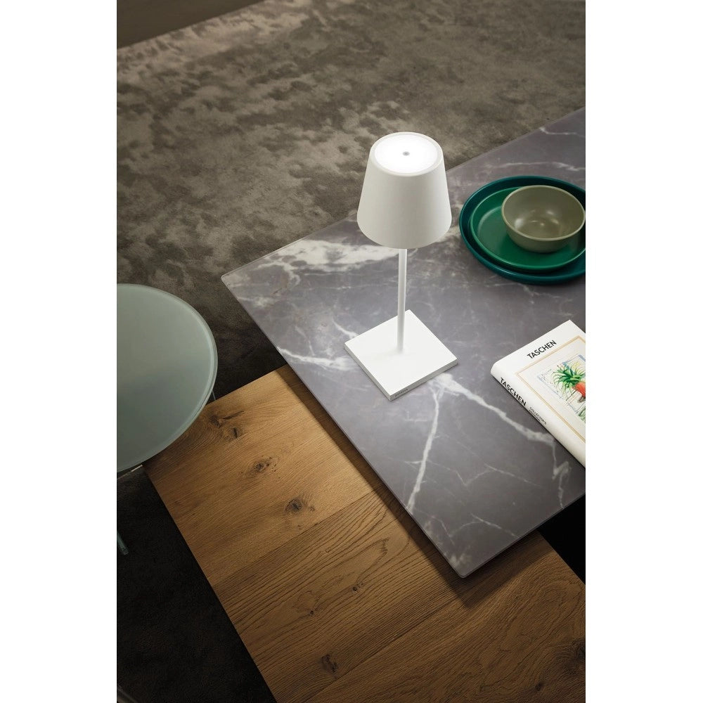 Zafferano Lampada a led da tavolo Poldina L Desk Bianca ricaricabile e dimmerabile con batteria fino a 12 ore