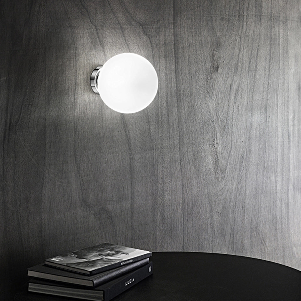 Applique Contemporanea Grape Metallo Vetro Bianco 1 Luce E27