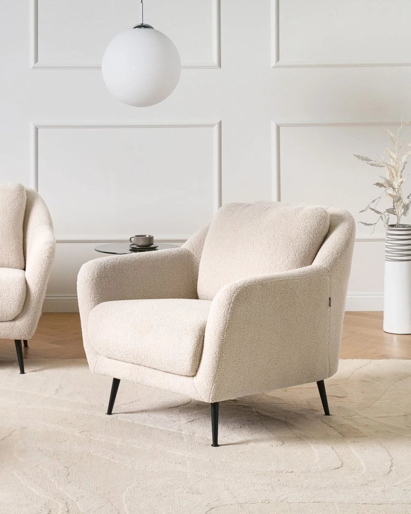 Poltrona Tappezzeria in tessuto ferro Gambe nere con braccioli Seduta spessa Stile moderno Soggiorno Beige