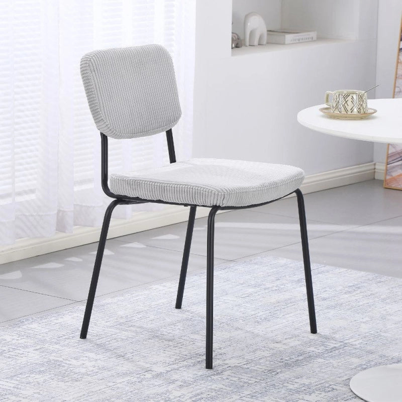 Sedia Juno in tessuto colore grigio chiaro e struttura in metallo nero set 4 pezzi