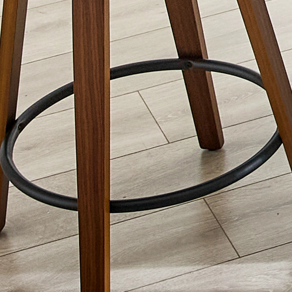 Set di 2 sgabelli da bar con schienale floreale; poggiapiedi in metallo; legno curvato e similpelle bianca