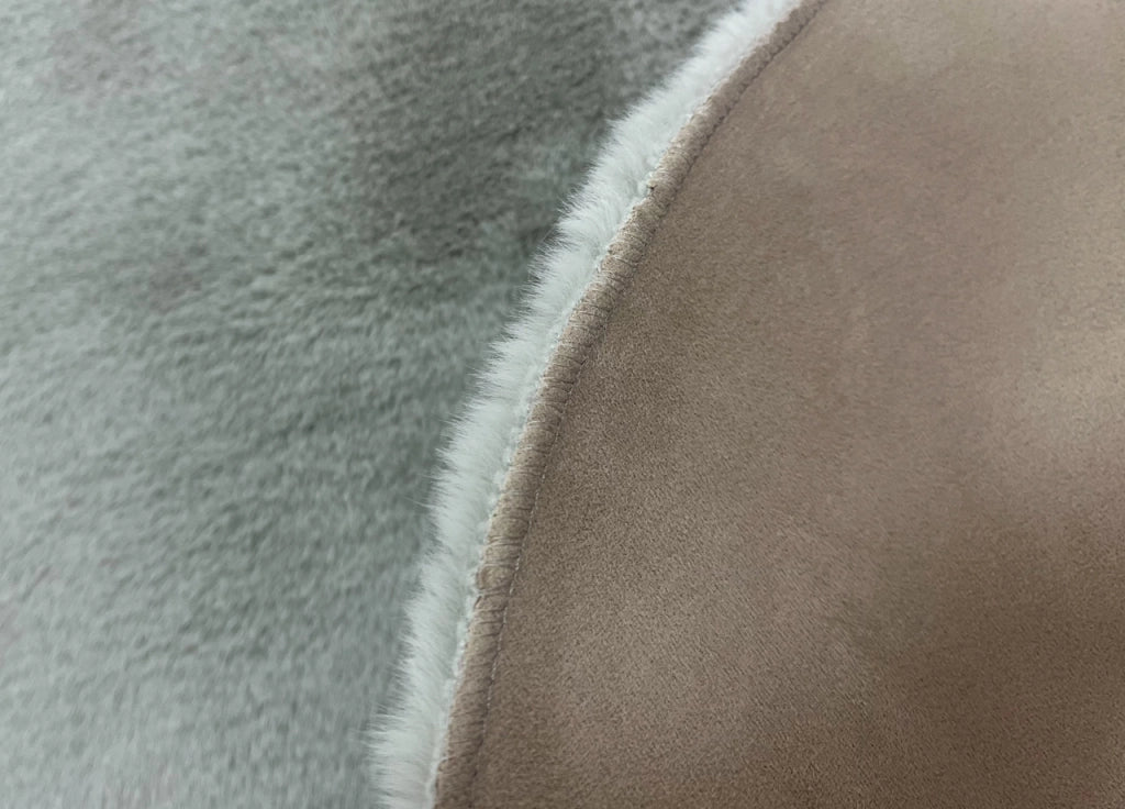 Tappeto Peloso In Pelliccia Ecologica Sagomato Modello Orsetto Varie Forme - 80x150cm - Perla