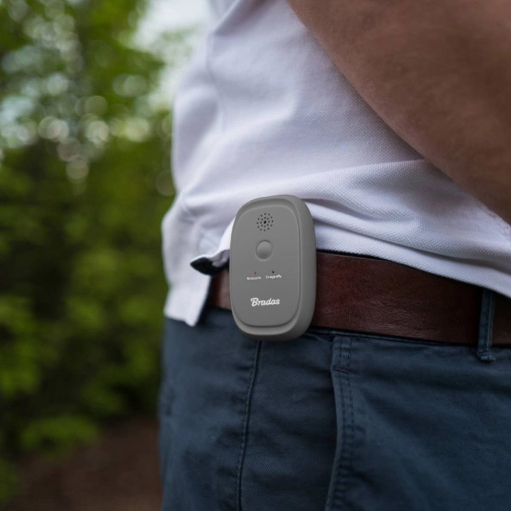 Repellente Zanzare Portatile a Batterie AAA con Gancio per Indumenti | Bradas