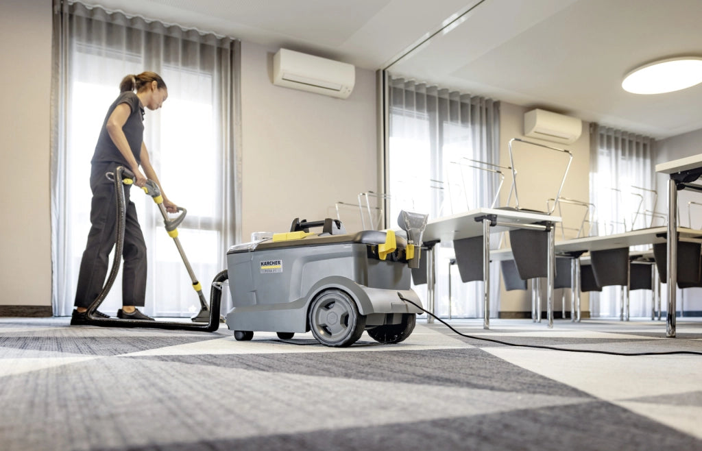 Karcher Lavatappeti e lavamoquette professionale Puzzi 10/1