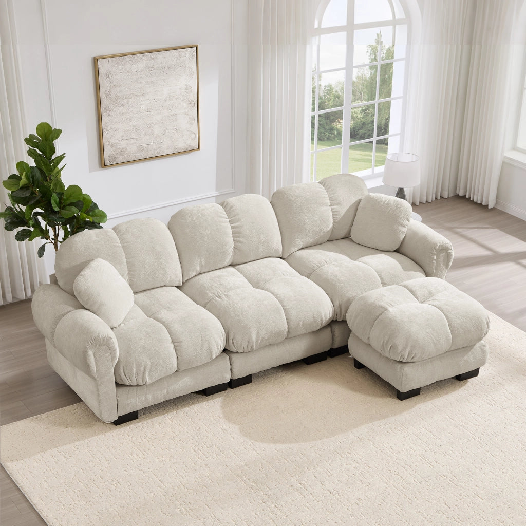 Divano angolare convertibile a 3 posti con cuscini decorativi e chaise longue in chenille beige chiaro