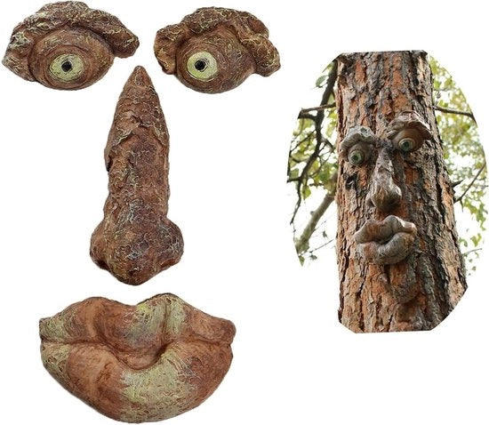 Decorazione di Halloween e Pasqua per esterno - Immagine di vecchia faccia su tronco di albero per decorare l'esterno