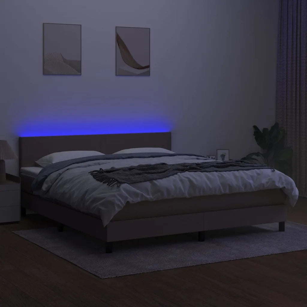 Letto a Molle con Materasso e LED Tortora 180x200 cm in Tessuto 3133017