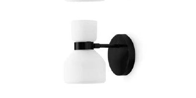 FIFTY APPLIQUE DA PARETE ORIENTABILE NERO E VETRO BIANCO OPALE ATTCCO E14