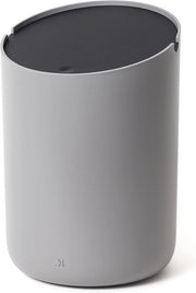 Cassetto Rifiuti Mini 'Tove' - 15L | Design Esclusivo Mini Emme per Cosmetici da Berlino | Cassetto Rifiuti per Bagno Cucina e Ufficio | Emme Antiscivolo | Grigio Scuro Nero