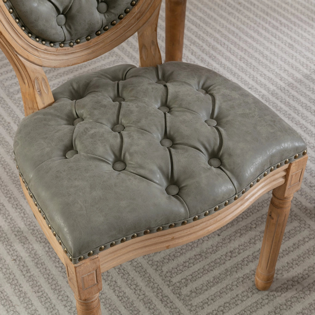 Set di 2 sedie da pranzo in stile country francese, struttura in legno massello anticato, schienale ovale completamente trapuntato a mano, rivestiment