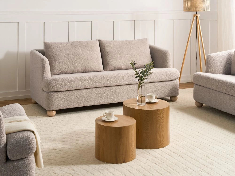 Divano a 3 posti con rivestimento in tessuto braccioli e gambe rotonde in legno per soggiorno beige