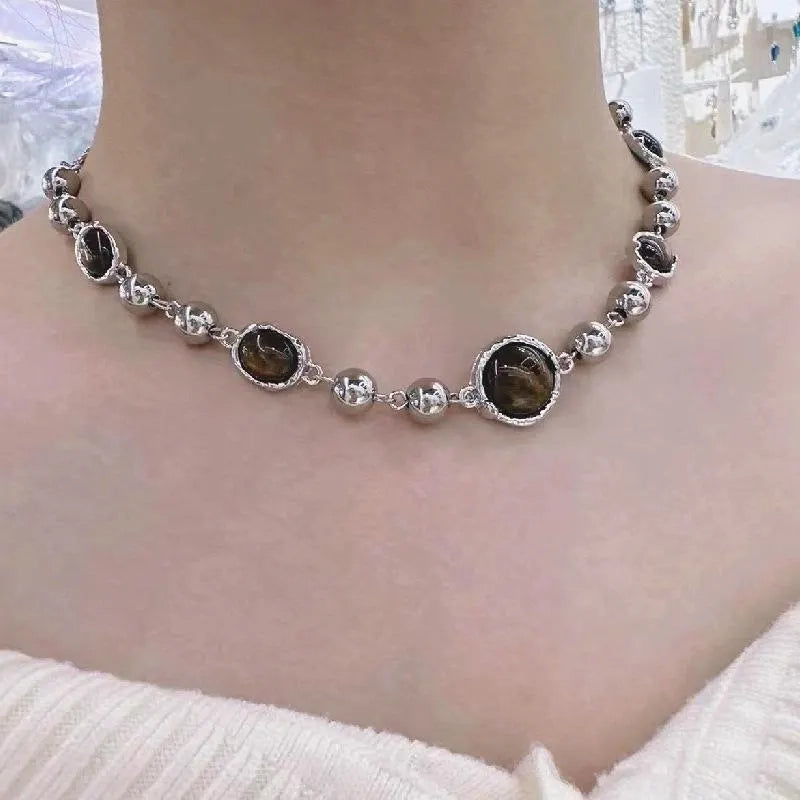 Collana fatta a mano con perline di pietra naturale, regalo di Natale o di compleanno.