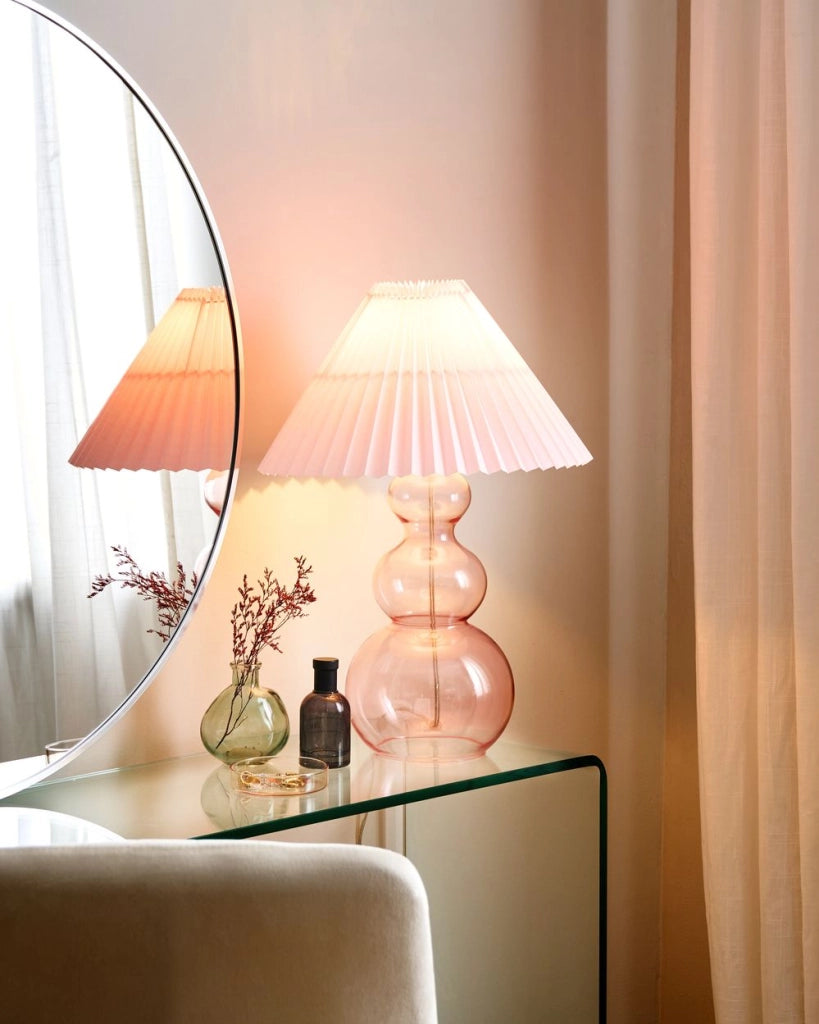 Lampada da tavolo decorativa Forma scultorea Base in vetro Paralume a campana Tessuto rosa stile moderno