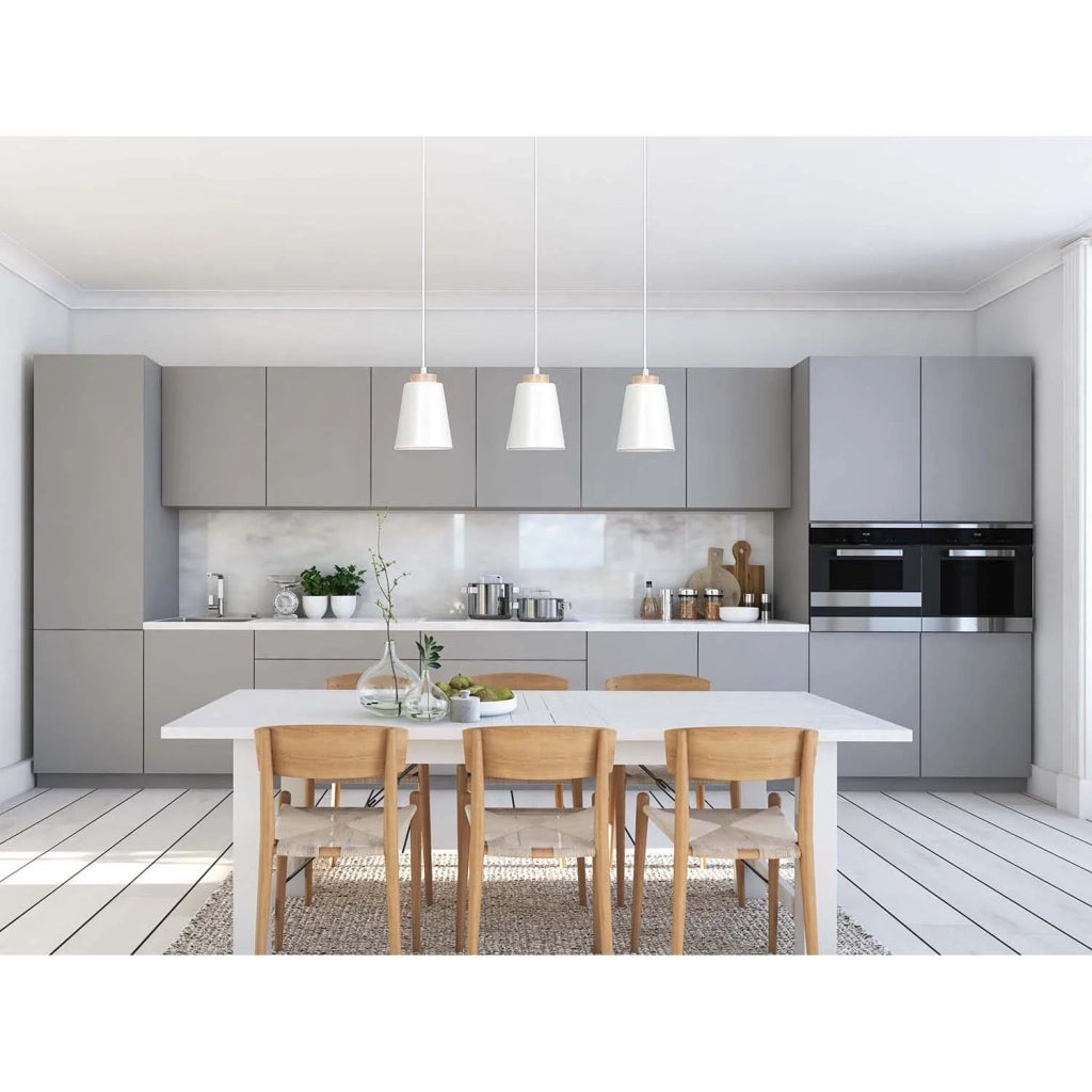 Lampadario 3 Luci Lancillotto Con Paralumi A Cono In Acciaio Bianco E Legno Naturale