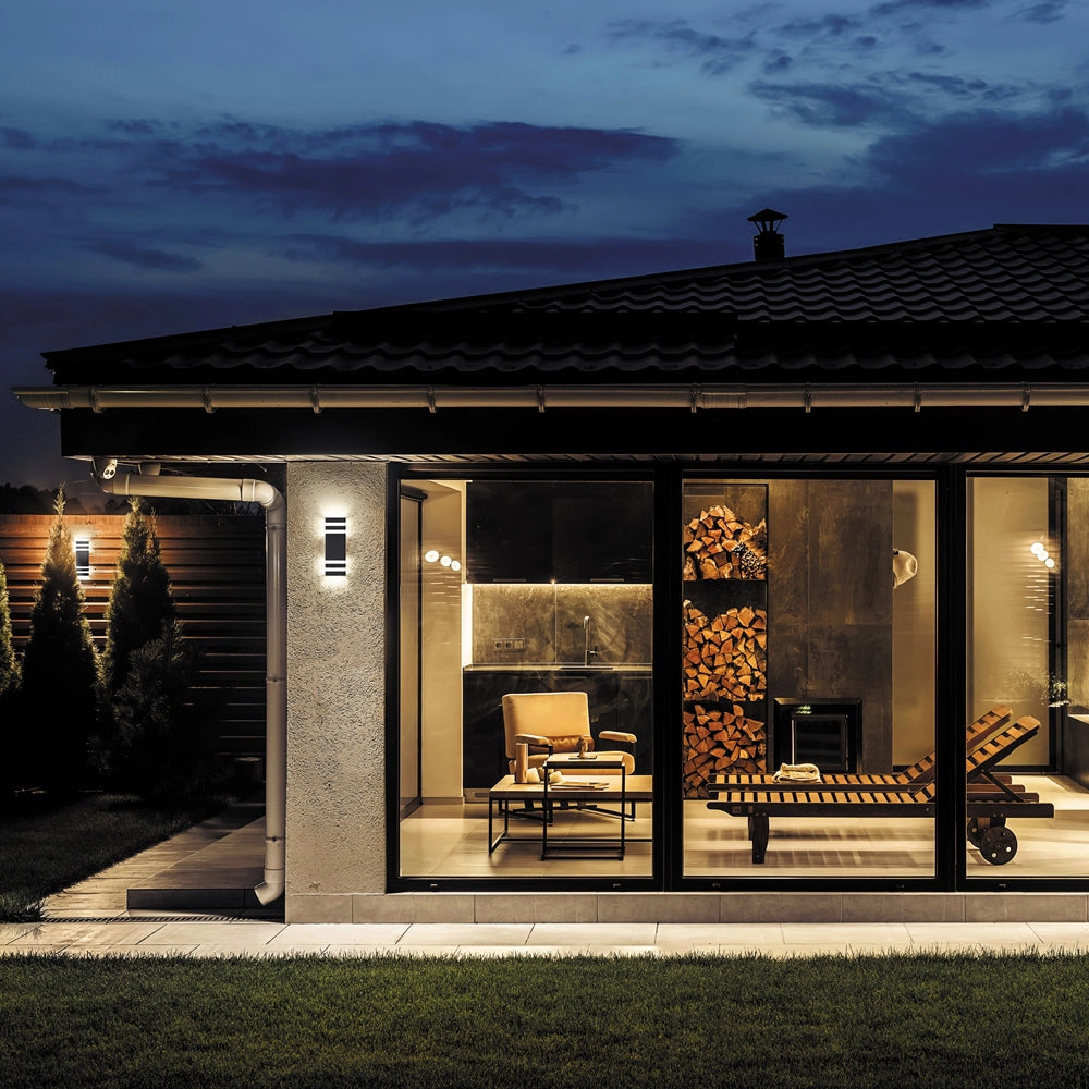 Maytoni Lampada da parete moderna Unter den Linden 2 luci E27 IP54 nero alluminio diffusore plastica trasparente