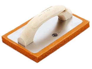 FRATTONE IN SPUGNA ARANCIO MANICO LEGNO ART.820  cm.21,5x13,5 art.820/1    PAVAN