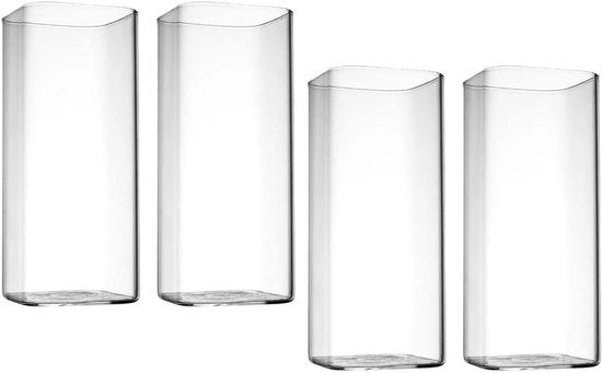 Set di quattro bicchieri eleganti per acqua, succo, birra e cocktail