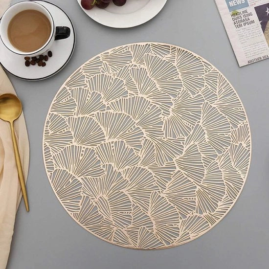 4 pezzi di placemat decorativo a forma di foglia di ginkgo in PVC, tondi, con superficie liscia, resistente al calore, antiscivolo, per tavolo, da utilizzare in camera da pranzo, foglia, per interni, cucina (oro)