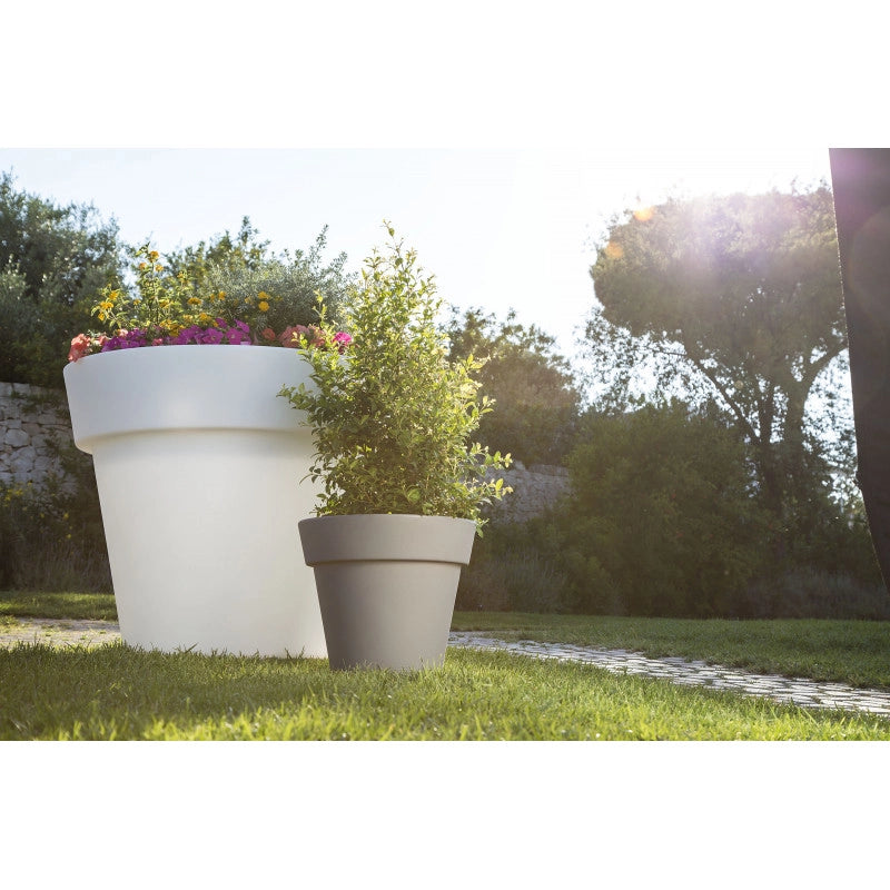 Vaso moderno di design Ø50 H44 in polimero viola resistente per interno ed esterno - Made in Italy - Monacis