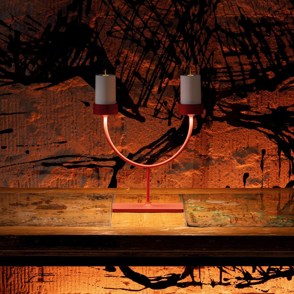 Perpetua Lampada da tavolo Double 2 bracci LED senza fili, ricaricabile, colore Rosso, CRI 90, IP54 per interni ed esterni, design iconico moderno