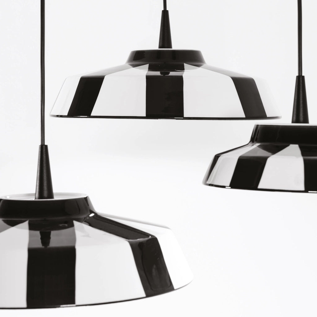 Circus Lampada a Sospensione Verde in Ceramica Artigianale Made in Italy LED 8W 2700K Diametro 24 cm Altezza 300 cm Design Rigato Bicolore