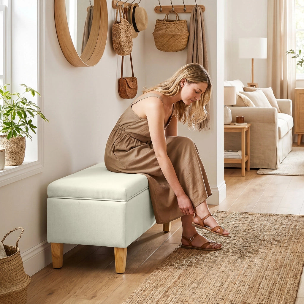 Pouf imbottito in tessuto con gambe in legno ¨C Minimal ¨C 71x37x36 cm beige