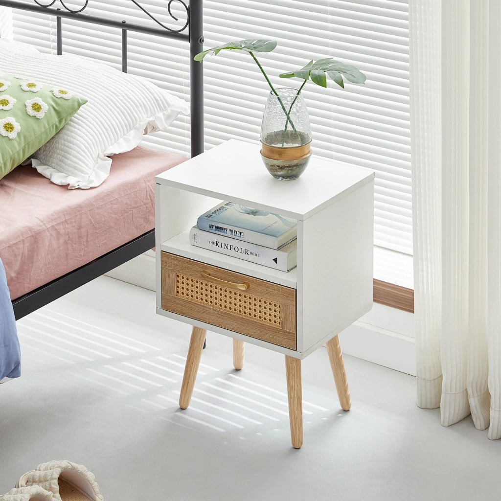 TAVOLINO con cassetto in MDF e rattan, gambe in legno massello, bianco/naturale