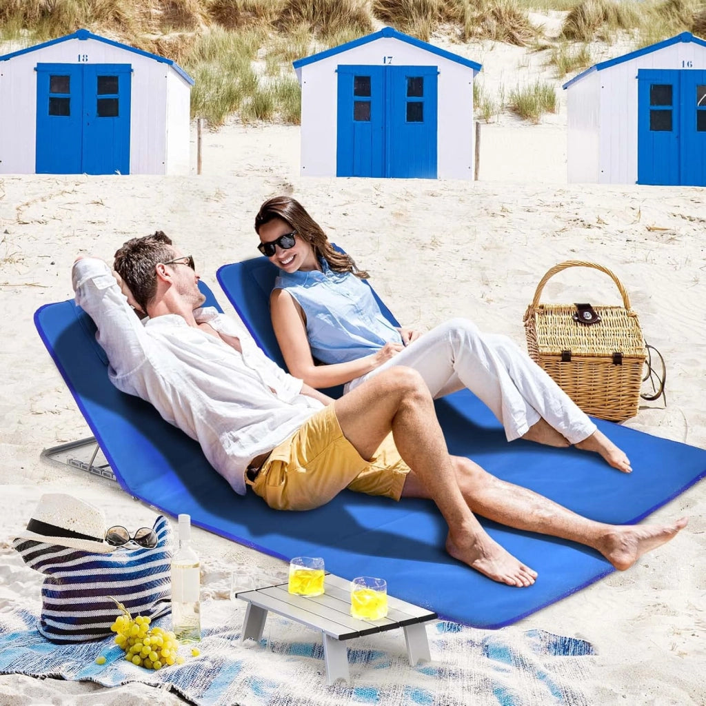 Tappettino da Spiaggia, Set di 2 Tappettini Spiaggia con Tavolino, Materassino Prendisole Pieghevole, Lettino da Spiaggia con Poggiatesta e Schienale Regolabile, Portabile con Tracolla